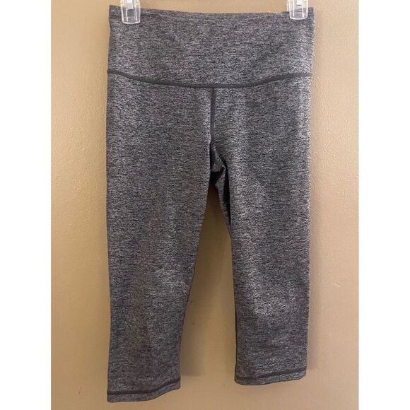 Victoria’s Secret VSX Capri Compression Leggings Size XS - Picture 1 of 6